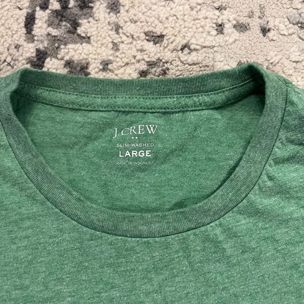J. Crew Men's Heather Green Pocket Tee - Picture 2 of 4